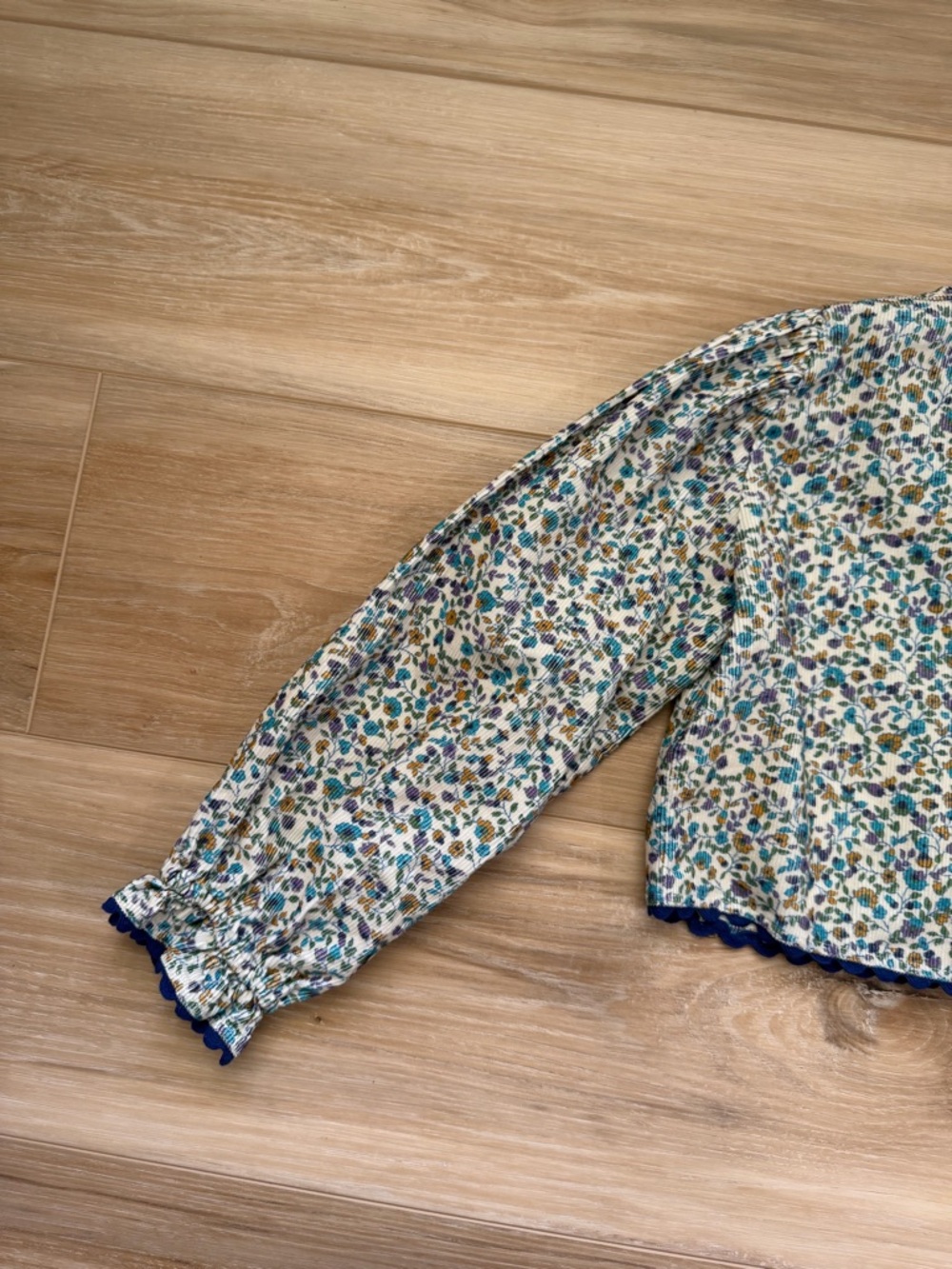 Blue Floral Cropped Top - Kids - Picture 15 of 16